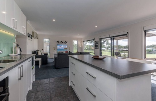 Salamander Bay Villa | Horizons Golf Club, Villa 124