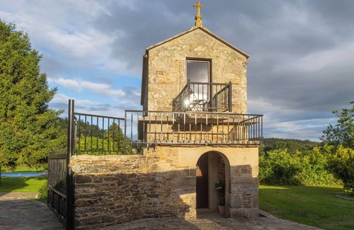 Coristanco Casa | Horreo Lar San Adrián Typical Galician lodging, for a couple