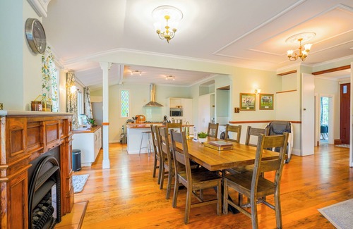 Dairy Flat Casa | Horse Club Owner's Secret Garden with 3 Bedrooms