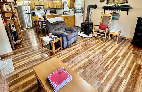 Shenandoah Cabina | Horse Lover's Hideaway - cabin located near mountain and river activities!
