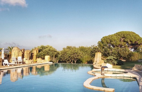 Vilanova I la Geltru Apartamento | Horsefarm apartment: swimming pool, sea views, Wifi & airconditioning
