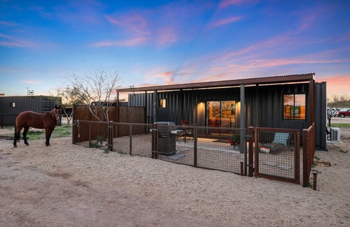 Wickenburg Casa | Horses and Dogs Welcome! Container Dwelling