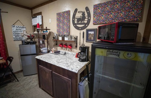 Marietta Casa | Horseshoe Cabin 3 - Swim in the Blue Lagoon - Dog Friendly!