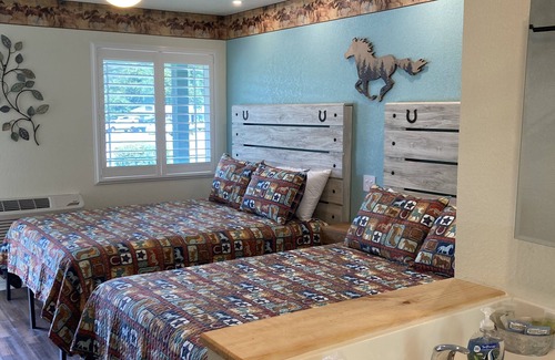 Canyon Lake Cabina | Horseshoe Riverside Lodge