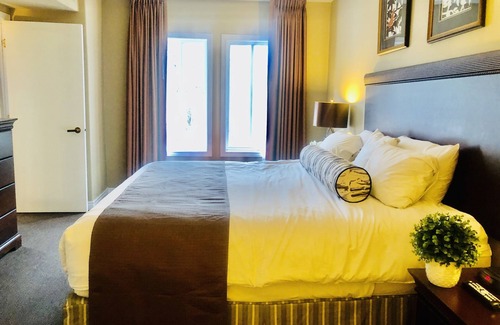 Oro-Medonte Complejo | 🐎Horseshoe Valley townhouse condo close to lakes 🌊