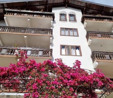 Treze Tilias Apartamento | Hospedagem da Escultora