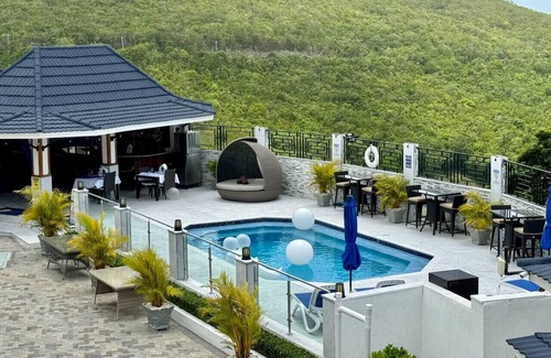 St.Bran's Burg Apartamento | Hospitality Expert BTS 8: Pool, Beach & Bar
