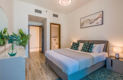 Al Quoz Apartamento | HOSPITALITYEXPERT 2BR High Floor flat Sleeps 5 Panoramic Canal & Ocean Views Stunning Pool