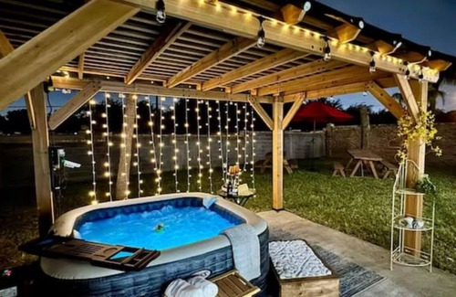 McAllen Casa | Hospitals/Mall/Airport Minutes away/Comfy King Bed