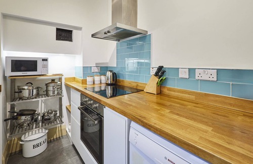 Sandsend Casa | Host & Stay | Beachside Cottage