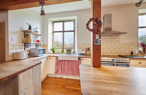 Hallington Casa | Host & Stay | Birdhope Craig Church
