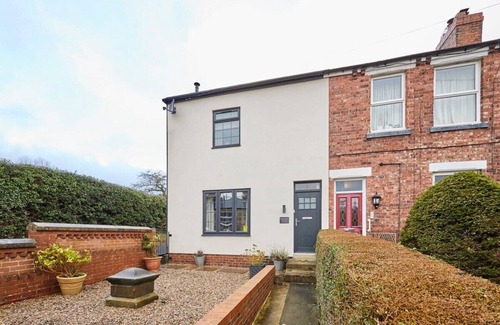 Edmondsley Casa | Host & Stay | Butterfly Cottage