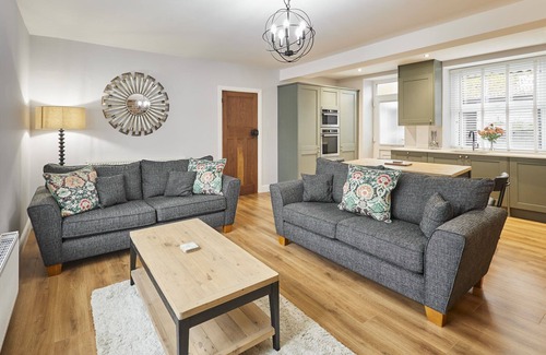 Belford Casa | Host & Stay | Cedar Cottage