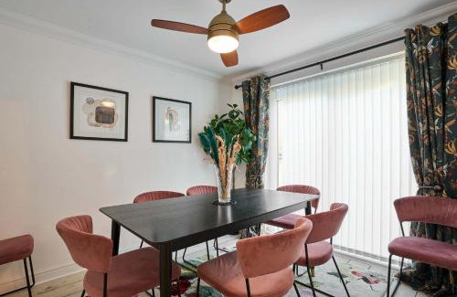 Launceston Casa | Host & Stay - Cherry Blossom House