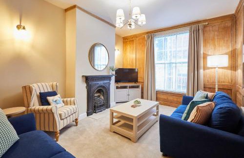 Whitby Casa | Host & Stay - Dalton House
