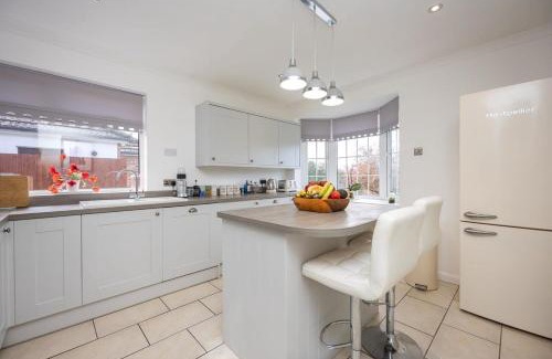 Woodingdean Casa | Host & Stay - Downs Valley House