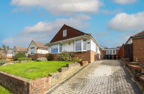 Woodingdean Casa | Host & Stay - Downs Valley House