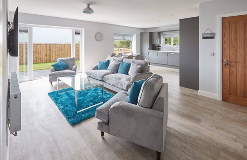 Brotton Casa | Host & Stay | Badgers Cottage
