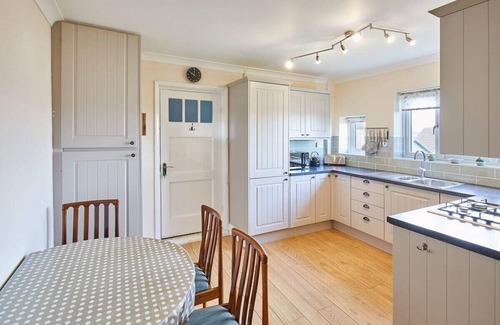 Brotton Casa | Host & Stay | Coach Cottage