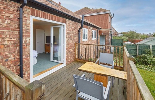 Brotton Casa | Host & Stay | Coach Cottage