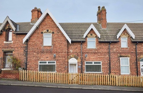 Skinningrove Casa | Host & Stay | The Railway Cottage