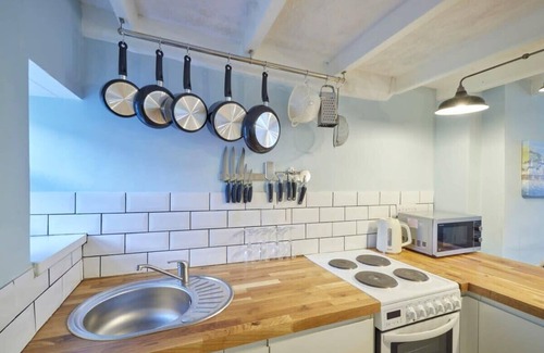 Hinderwell Casa | Host & Stay | Honey Cottage