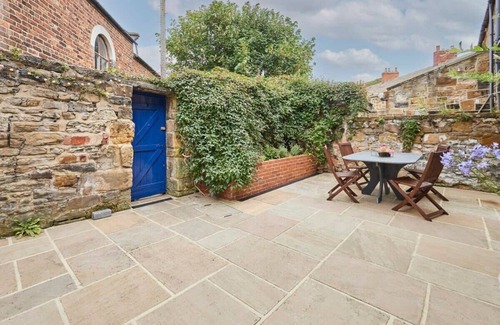 Skinningrove Casa | Host & Stay | Stone Row