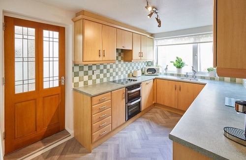 Loftus Casa | Host & Stay | Glenfield Terrace
