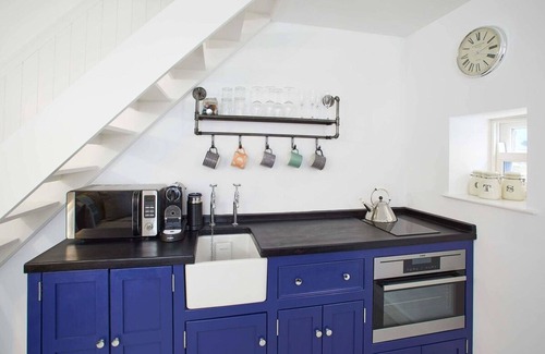 Staithes Casa | Host Stay Harbour Cottage