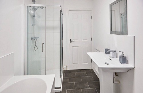 Skinningrove Casa | Host & Stay | House 1
