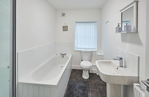 Skinningrove Casa | Host & Stay | House 4