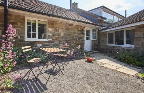 Easington Casa | Host & Stay - Lane Farm Cottage
