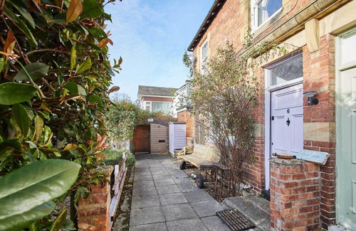 Morpeth Casa | Host & Stay | Lilac Cottage