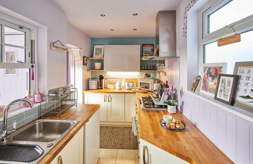 Morpeth Casa | Host & Stay - Lilac Cottage