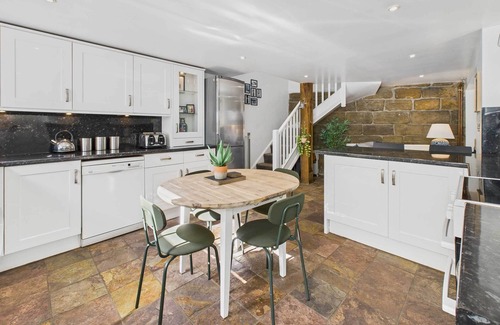 Staithes Casa | Host & Stay | Luna Cottage