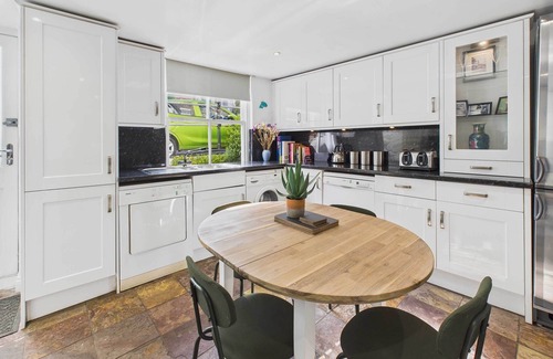 Staithes Casa | Host & Stay | Luna Cottage