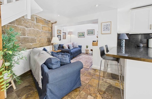 Staithes Casa | Host & Stay | Luna Cottage