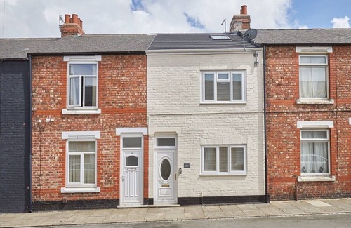 Skinningrove Casa | Host & Stay | Painter's Rest