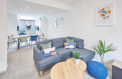 Skinningrove Casa | Host & Stay | Painter's Rest