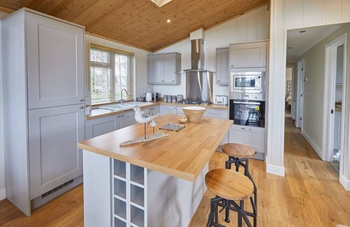 Runswick Bay Cabina | Host & Stay | Salt & Seaweed