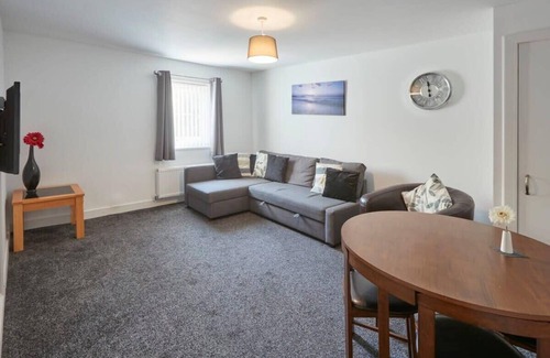 Skinningrove Apartamento | Host & Stay | Sunset View