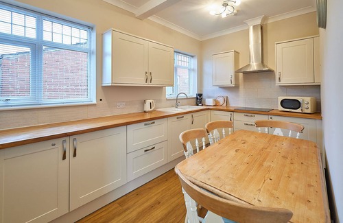 Redcar Casa | Host & Stay | Wardman Crescent