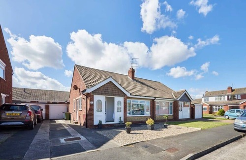 Marske-by-the-Sea Casa | Host & Stay | White Rose