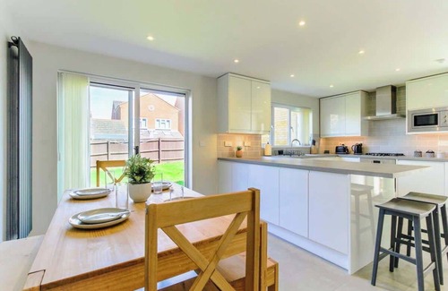 Bletchley Casa | Host & Stay | Wiltshire Way