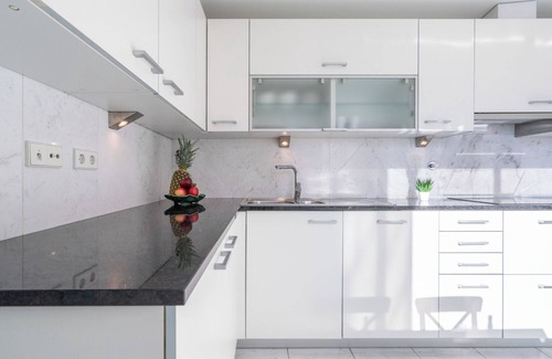 Cedofeita Apartamento | Host Wise - Gorgeous Spacious Flat | Ace Location