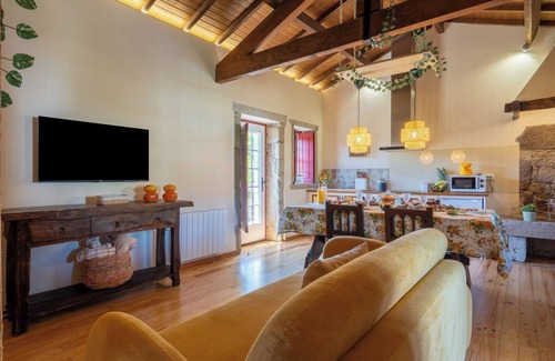 Sopo Casa | Host Wise - Rustic House with Pool and Garden