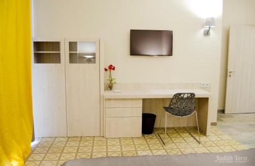 Gironella Casa | Hostal 1888