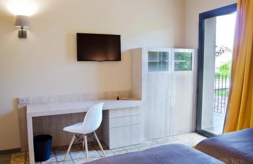 Gironella Casa | Hostal 1888