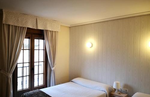 Old Town of Avila Casa | Hostal Alcántara
