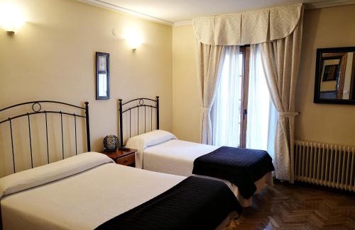 Old Town of Avila Casa | Hostal Alcántara